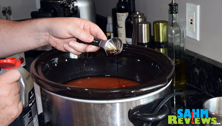 This Crock Pot Goulash recipe is easy and delicious! Great recipe for busy schedules. - SahmReviews.com