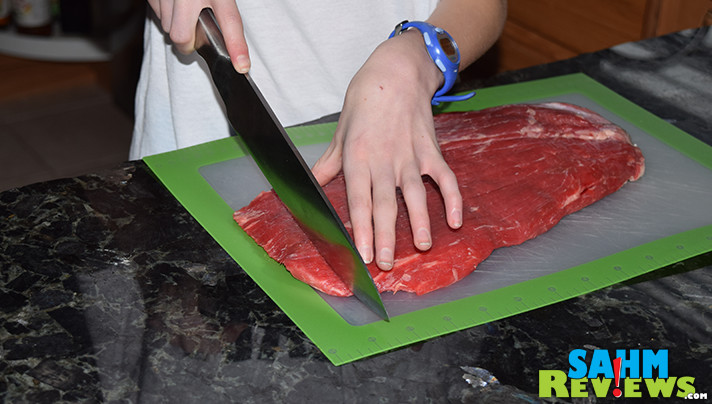 Looking for a simple recipe the kids will enjoy and can make for the whole family? Try out this slow cooker Mongolian Beef recipe the next time the kids are looking for something to do! - SahmReviews.com