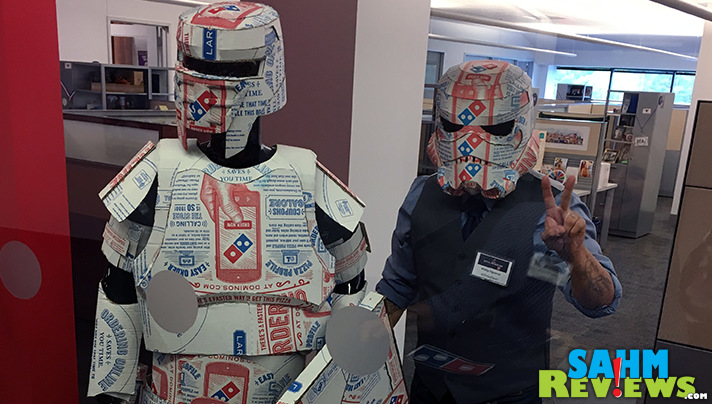 Pizza box artist, Phillip Figueroa at Domino's Digital Insiders Day 2016. - SahmReviews.com